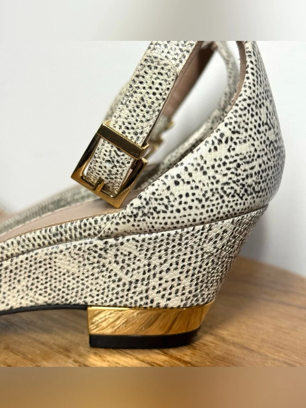 Tory Burch Mara Wedge Cream Black Ankle Strap Gold Heel Women’s Size 5.5